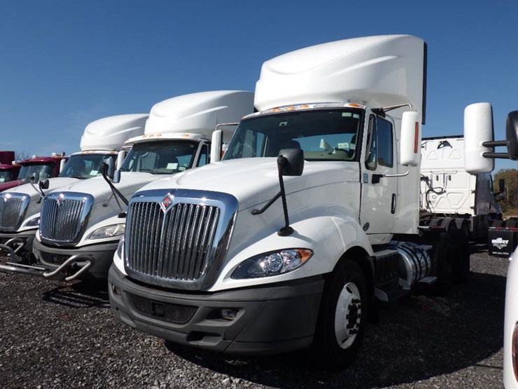 2016-international-prostar-image-1