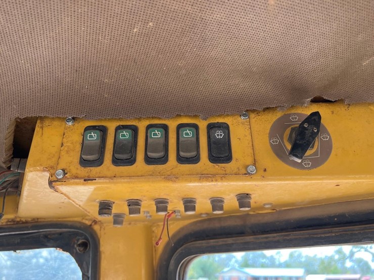 caterpillar-d5n-xl-image-37