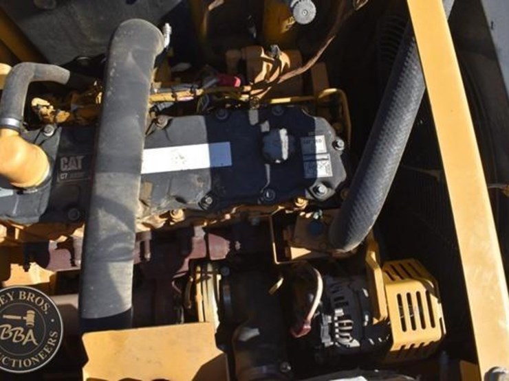 2015-caterpillar-328d-lcr-image-71