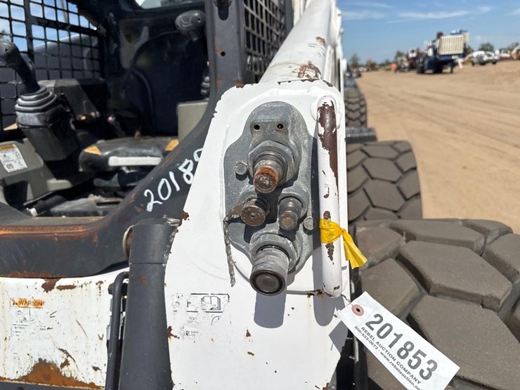 2016-bobcat-s850-image-16