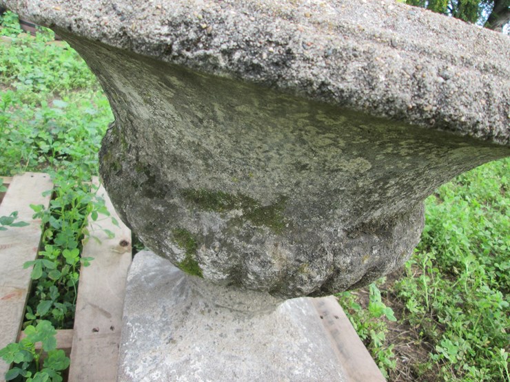 #5056-•-(2)-concrete-urns-image-6