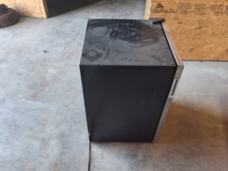#505-•-2024-vissani-wine-cooler-image-4