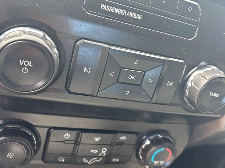 2019-ford-f350-xl-image-36