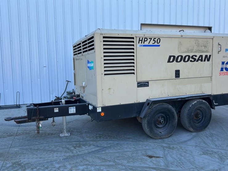 #146-•-2013-doosan-portable-air-compressor-image-1