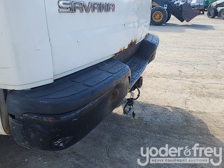 2006-gmc-savana-g2500-image-21