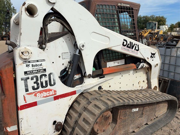 2008-bobcat-t300-image-14