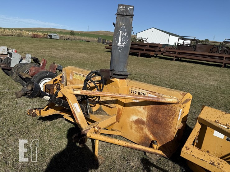 (2x)-yellow-snow-blowers-image-15