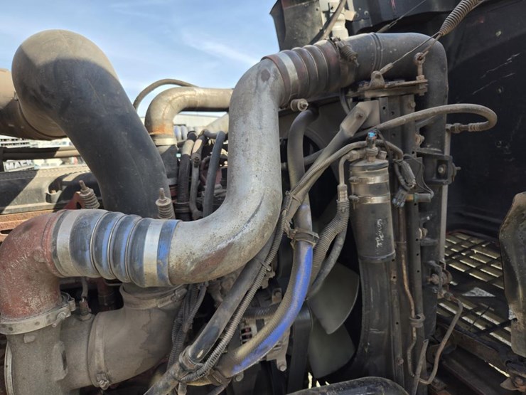 2005-mack-cl733-image-53