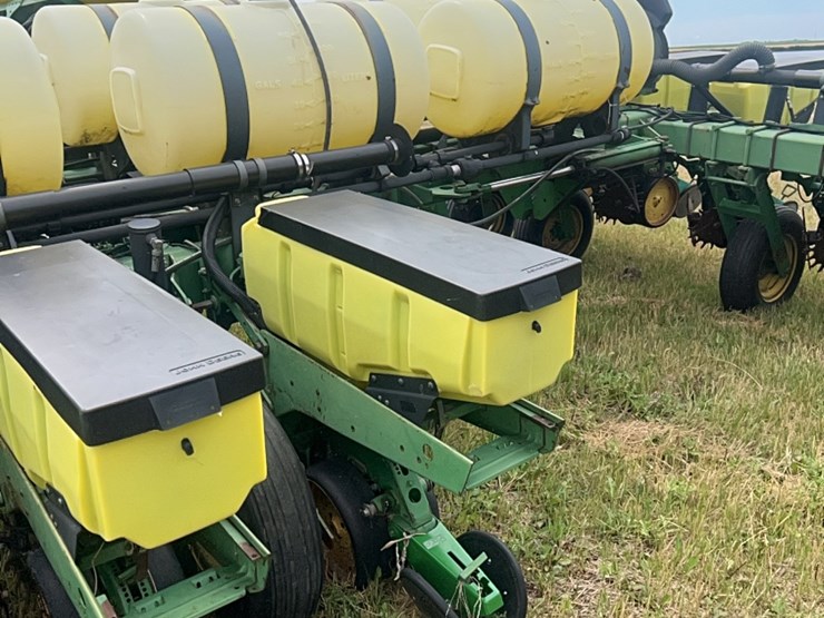 john-deere-7200-image-11
