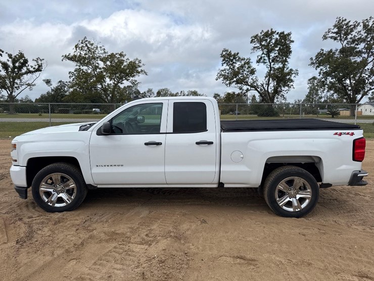 2019-chevrolet-silverado-image-1
