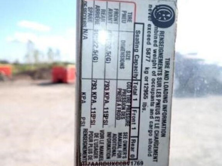 2012-freightliner-mt55-image-11
