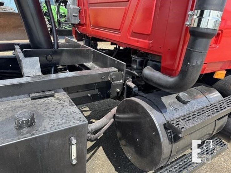 mack-granite-cv713-image-21