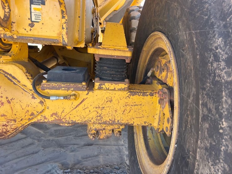 2006-deere-250d-image-21