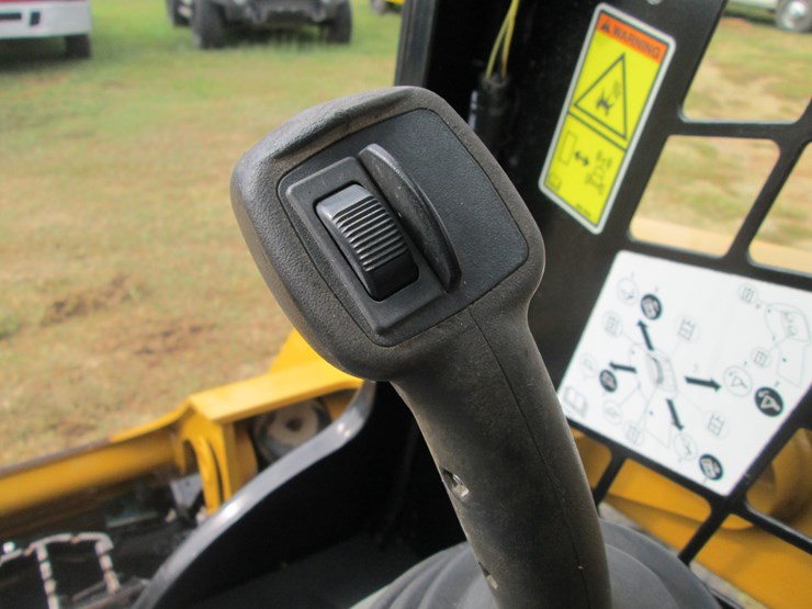 caterpillar-236d-image-24