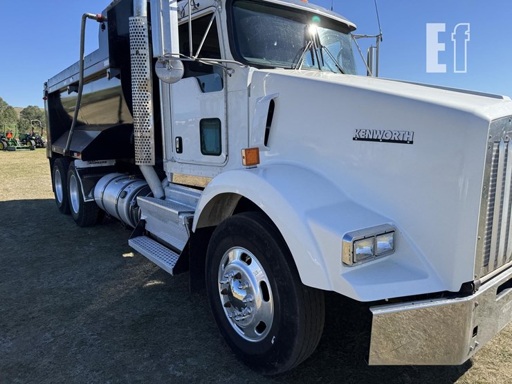 2011-kenworth-t800-image-8