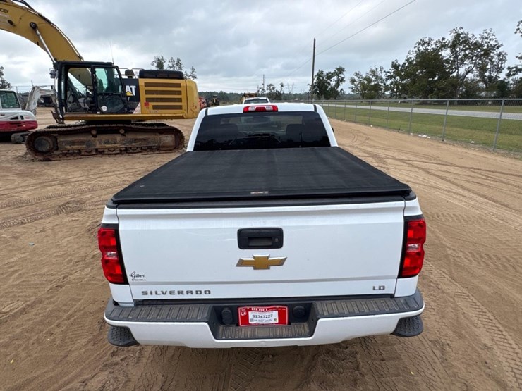 2019-chevrolet-silverado-image-3