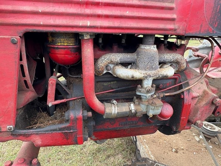 mccormick-farmall-cub-tractor-with-belly-mower-image-4