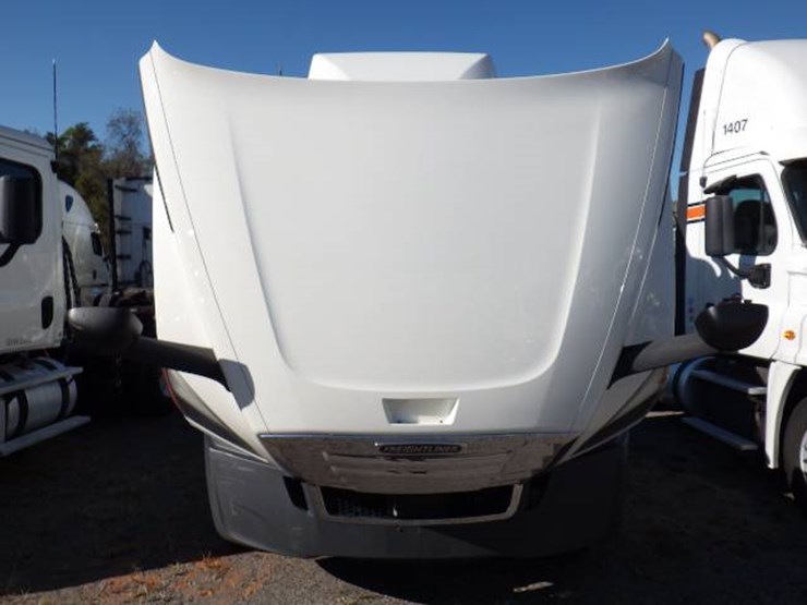 2018-freightliner-cascadia-126-image-13