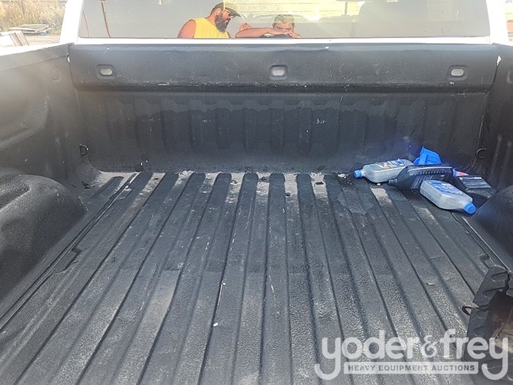 2017-chevrolet-1500-image-19