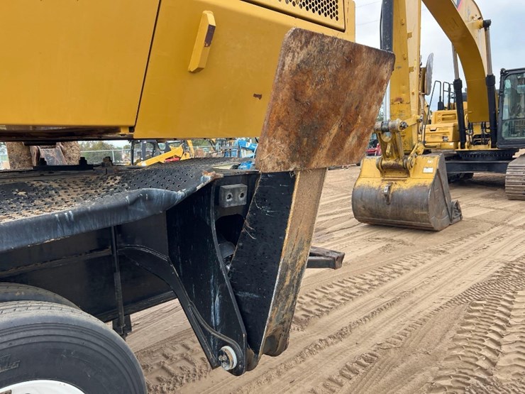 2013-caterpillar-559c-image-13