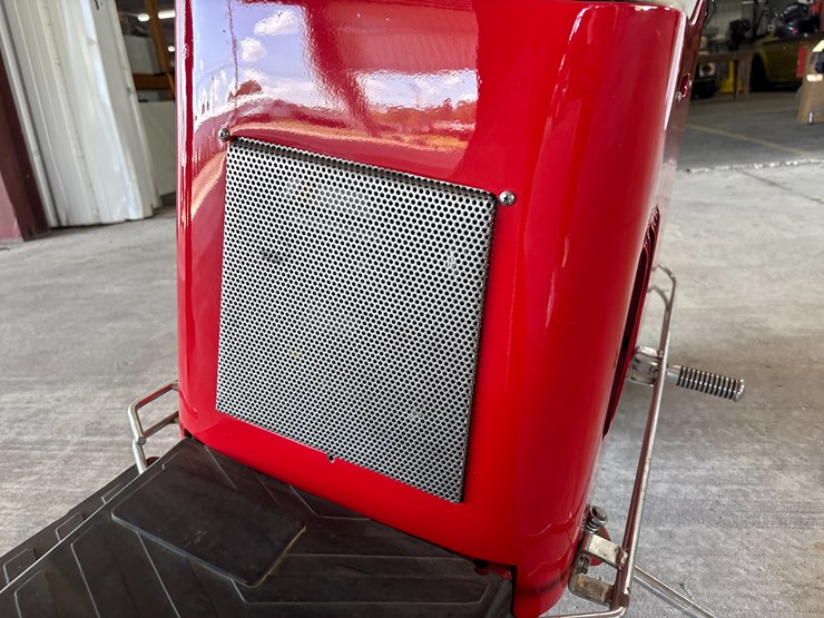 #225-•-1948-series-50-cushman-image-12