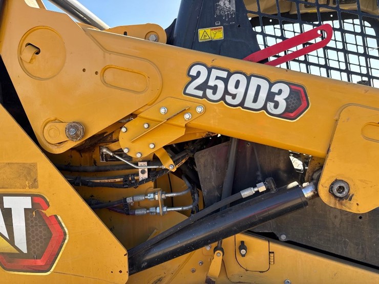 2020-caterpillar-259d3-image-20