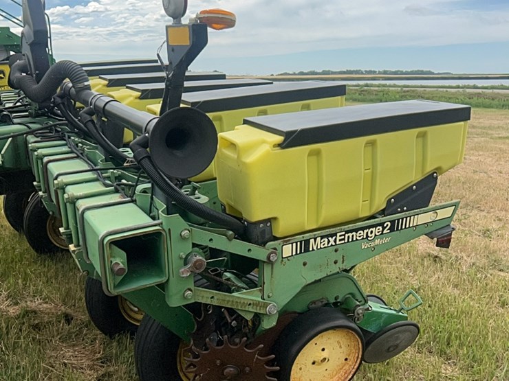 john-deere-7200-image-16