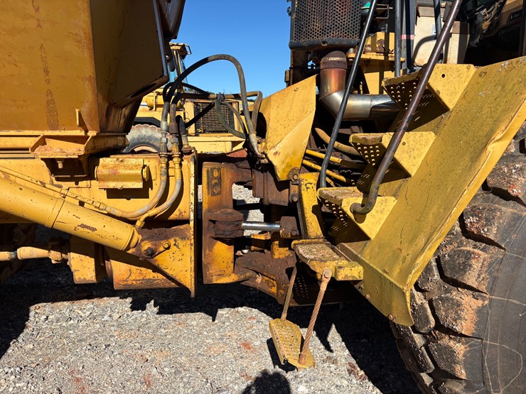 1997-caterpillar-d300e-image-15