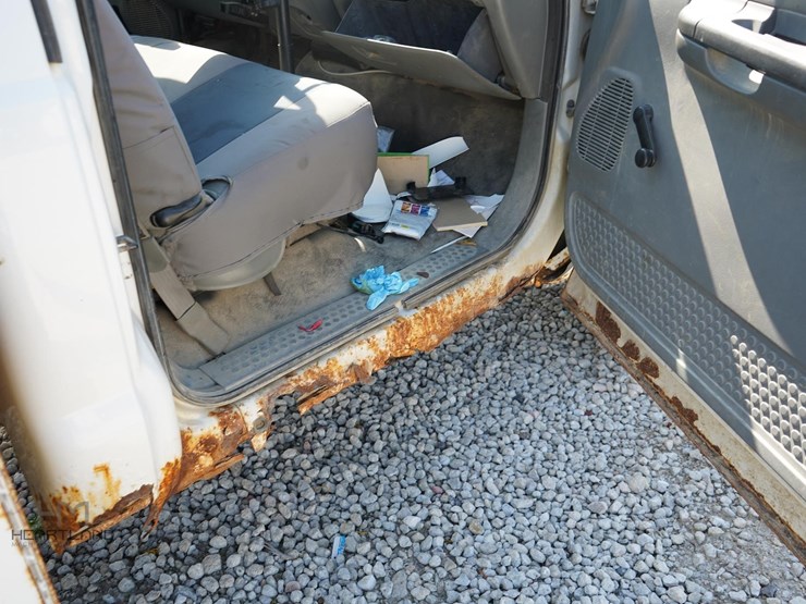 2004-ford-f450-sd-image-24