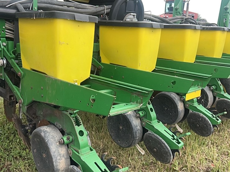 john-deere-16-image-66