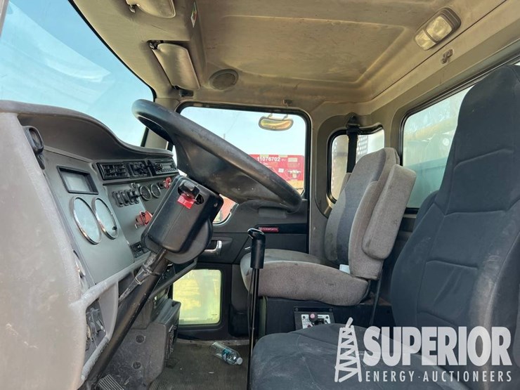2011-kenworth-t370-image-6
