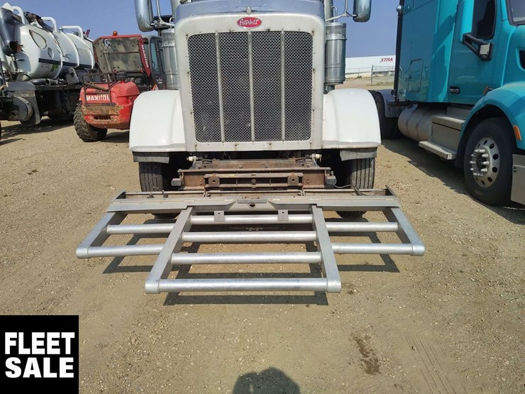 2015-peterbilt-388-image-21