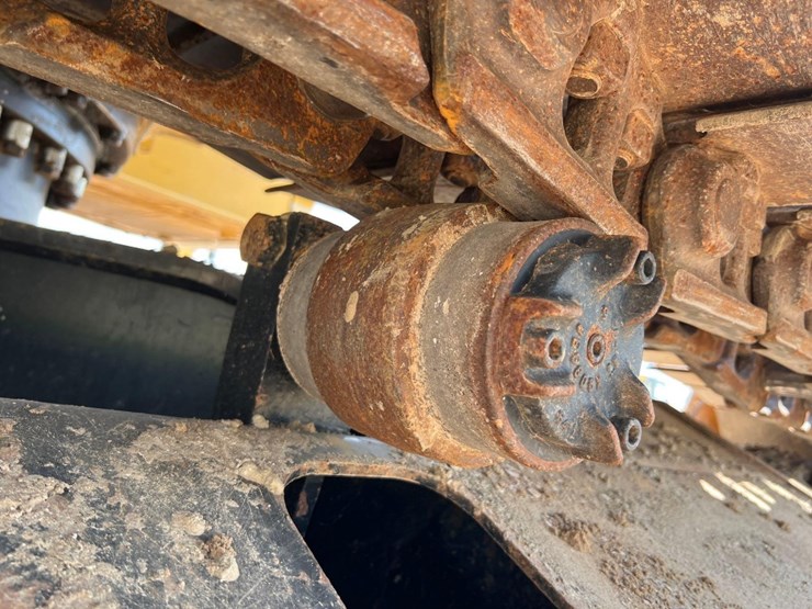 2016-caterpillar-325fl-image-17