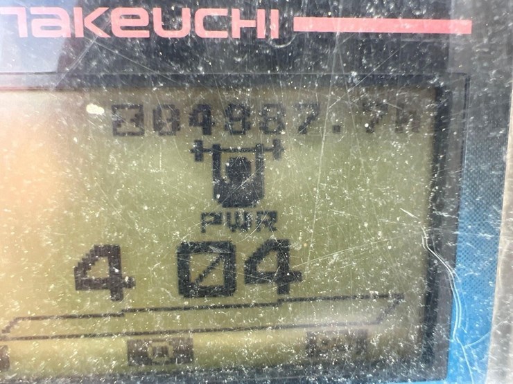 2018-takeuchi-tb240-image-37