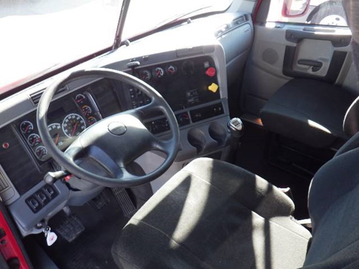 2018-freightliner-cl120-columbia-image-8
