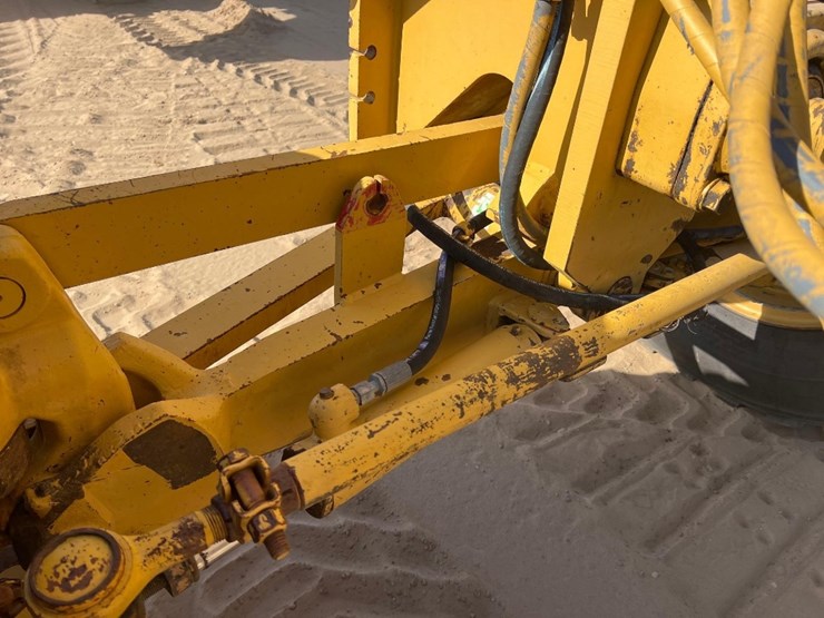 1998-caterpillar-12h-image-26