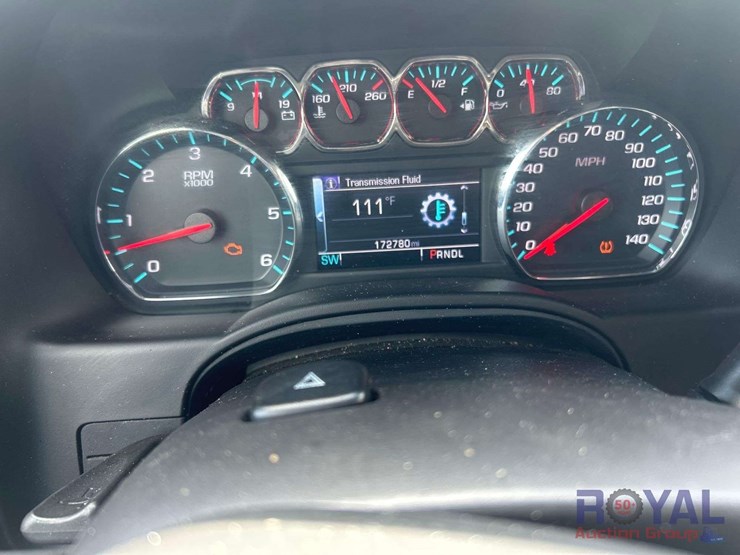 2019-chevrolet-suburban-image-11