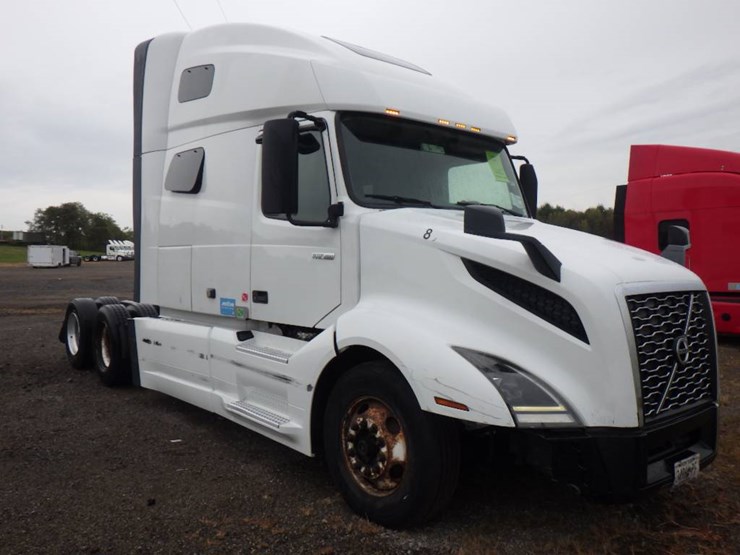 2019-volvo-vnl-760-image-2