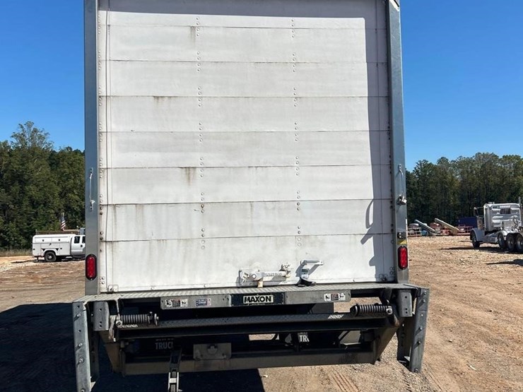 2019-hino-268-image-26