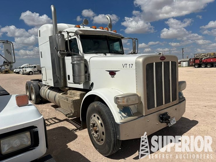 2014-peterbilt-389-image-4