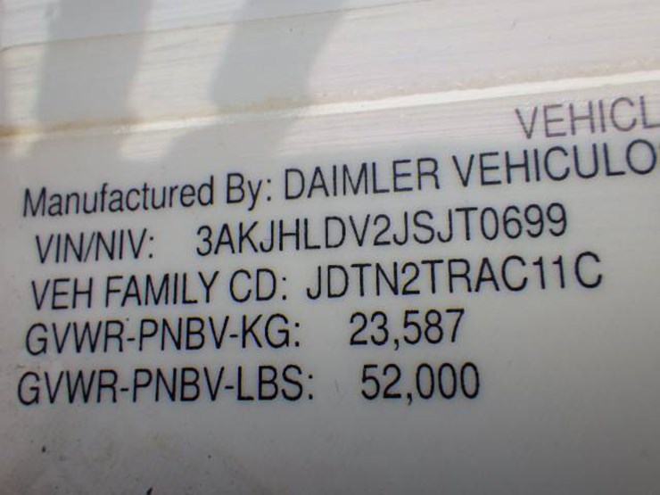 2018-freightliner-cascadia-126-image-11