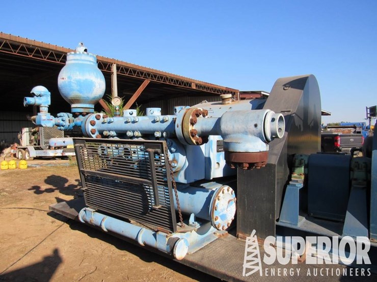 2013-caterpillar-d398-image-3
