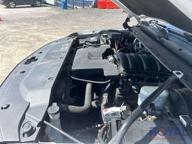 2019-chevrolet-suburban-image-8