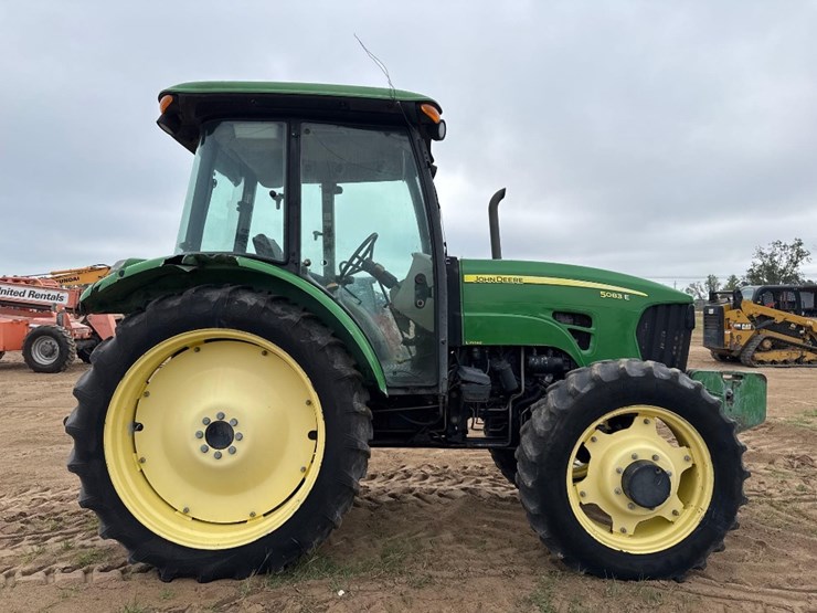 john-deere-5083e-image-5