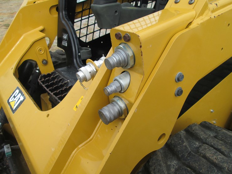 caterpillar-236d-image-12