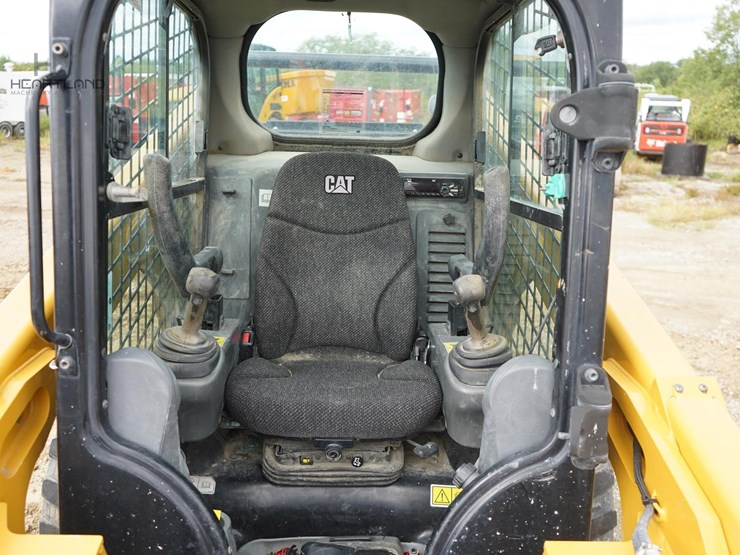 2019-caterpillar-262d-image-6