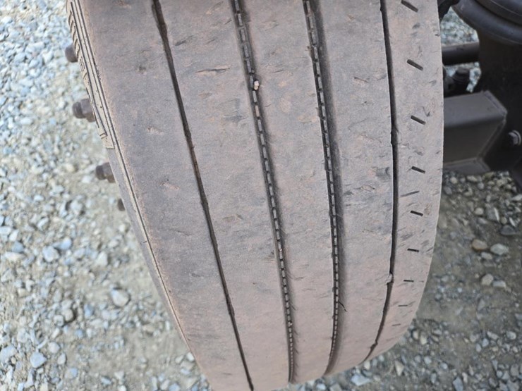 2005-mack-cl733-image-65