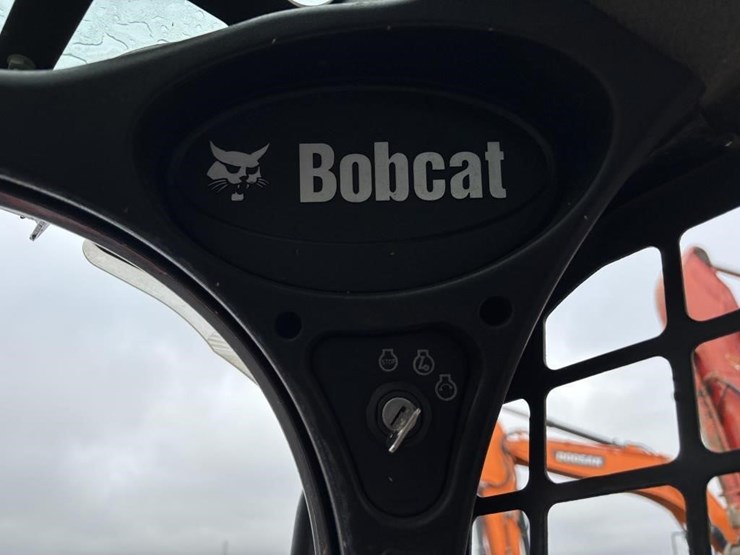 2021-bobcat-t770-image-27