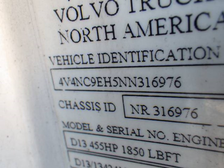 2022-volvo-vnl-860-image-15