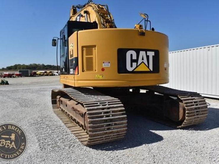 2015-caterpillar-328d-lcr-image-23